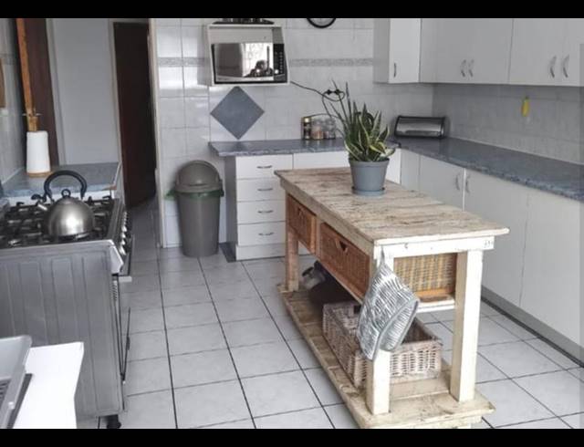 3 BEDROOM HOUSE FOR SALE IN FLORENTIA